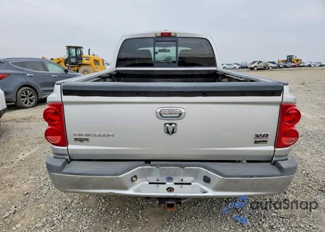 2008 Dodge Dakota Quad Laramie z USA, uszkodzony, nr VIN 1D7HW58N58S602932